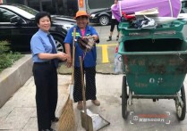 正能量：温州女环卫工6年捡180多把弃伞送路人遮风挡雨